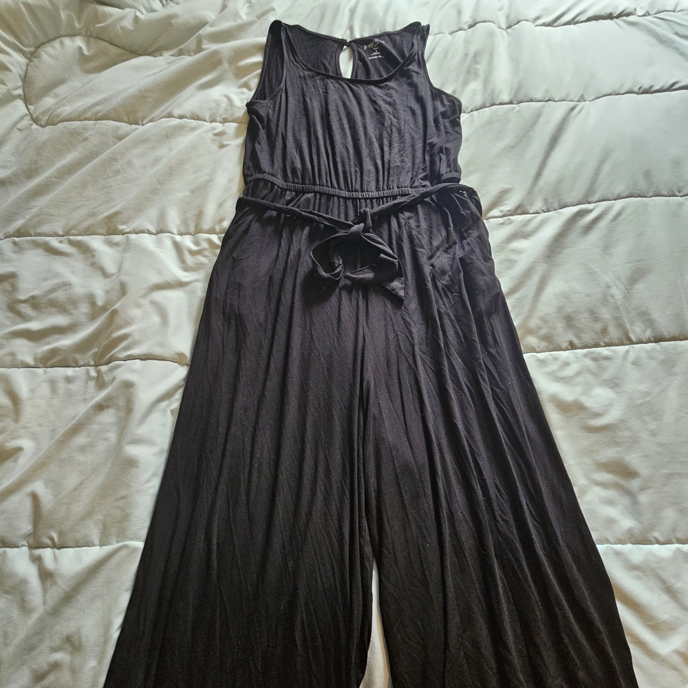 Sleeveless Black Wide-Leg Belted‎ Jumpsuit